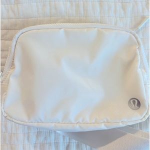 Lululemon Everywhere Belt Bag White EUC